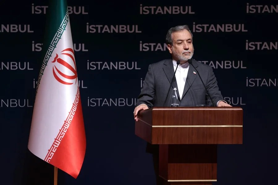 El ministro de Exteriores iraní, Abás Araqchí , durante una rueda de prensa hoy en Teherán.