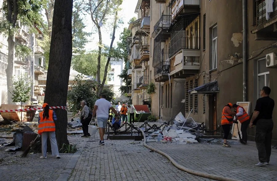 Edificios destruidos tras un ataque en Odesa.