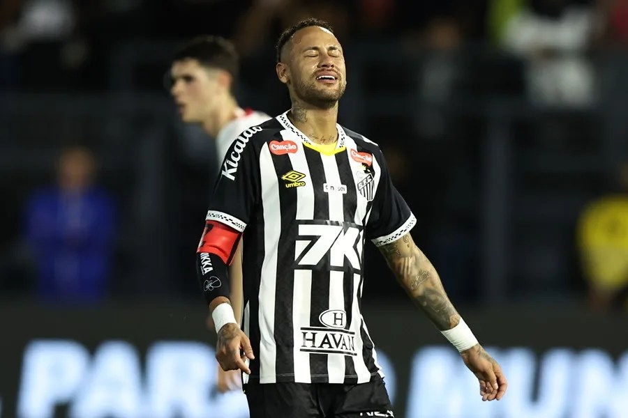 Fotografía de archivo de Neymar en un partido amistoso de clubes entre Santos y RB Leipzig en el estadio Cicero de Souza Marques en Sao Paulo (Brasil). EFE/ Isaac Fontana