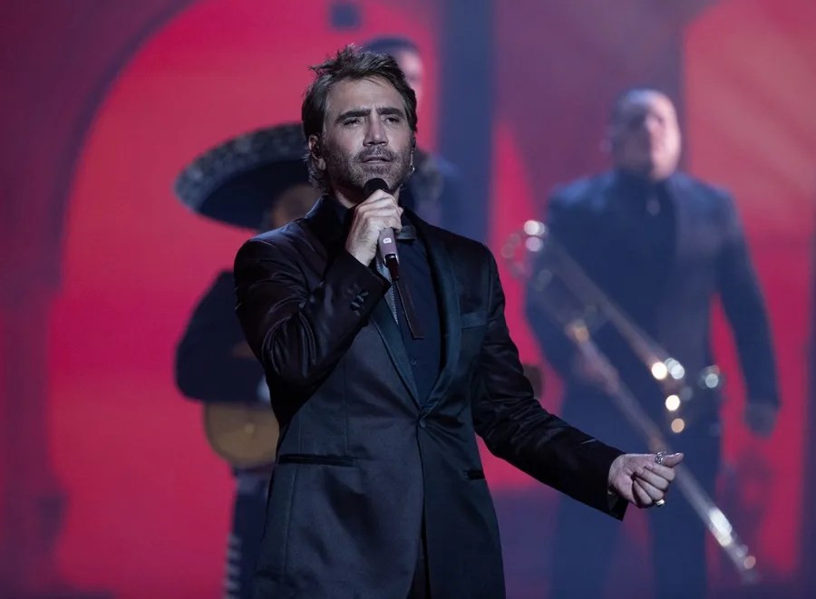 El cantante Alejandro Fernández donará a los damnificados en Texas las ganancias de sus conciertos en EE.UU.