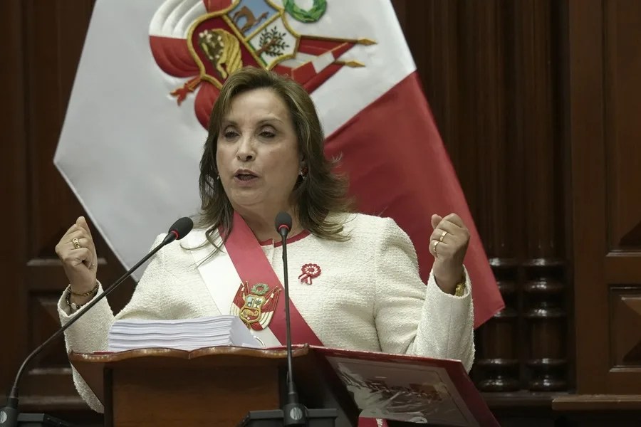 Dina Boluarte afirma que evitó que Perú sea "un país fallido como Cuba, Venezuela y Bolivia"