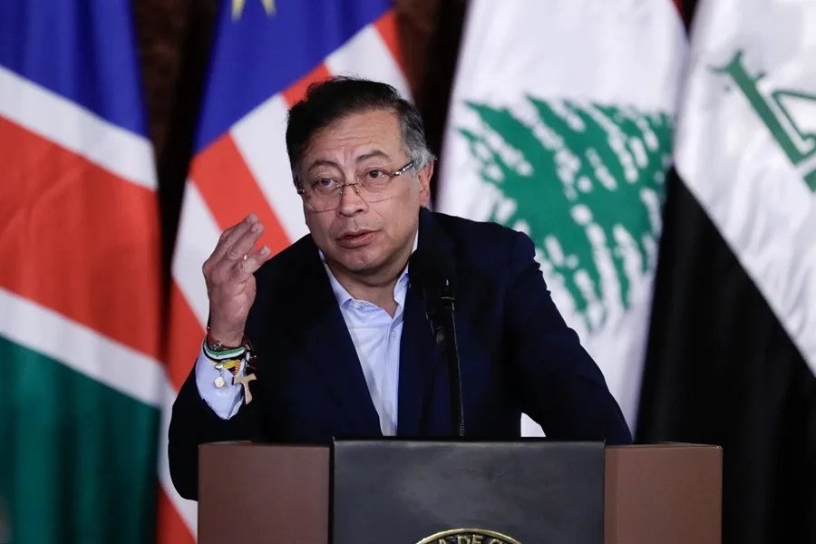 Petro afirma que Macron se molestó porque le enseñó que hay que estar con la Justicia