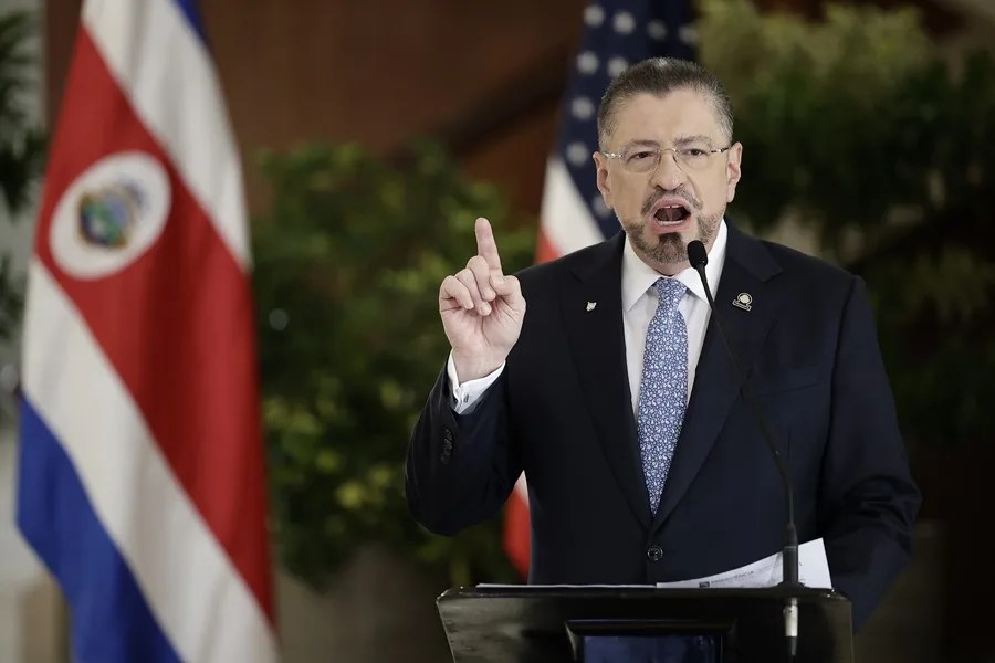 El Congreso de Costa Rica decidirá si levanta el fuero del presidente por un caso de concusión