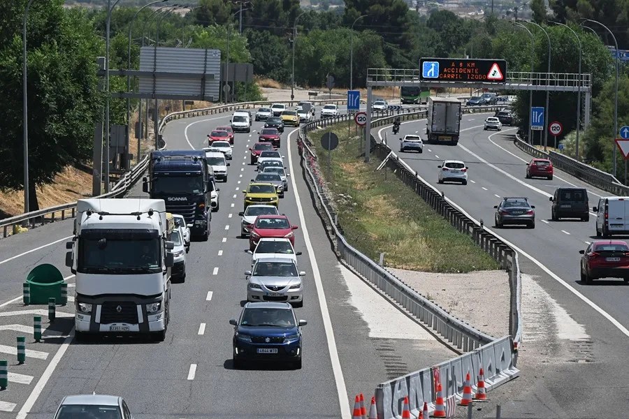 Tráfico intenso en la A-3, en sentido salida de Madrid
