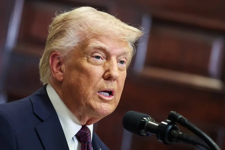 Trump insiste a la Fed que baje los tipos de interés al asegurar que la inflación es "muy baja"