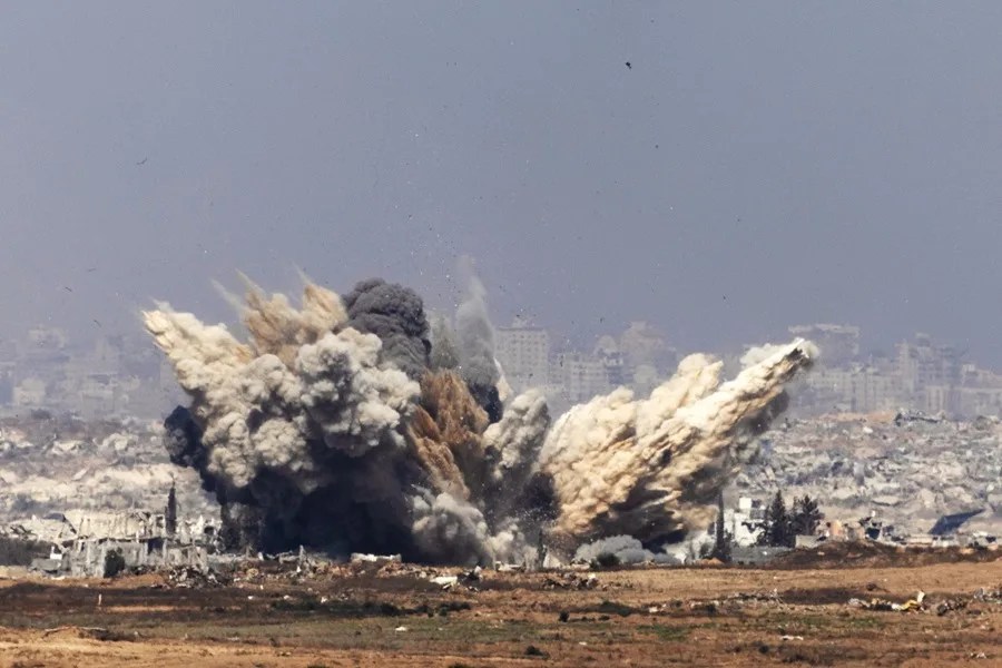 Ataque aéreo israelí en el norte de la Franja de Gaza, cerca de Beit Hanún.