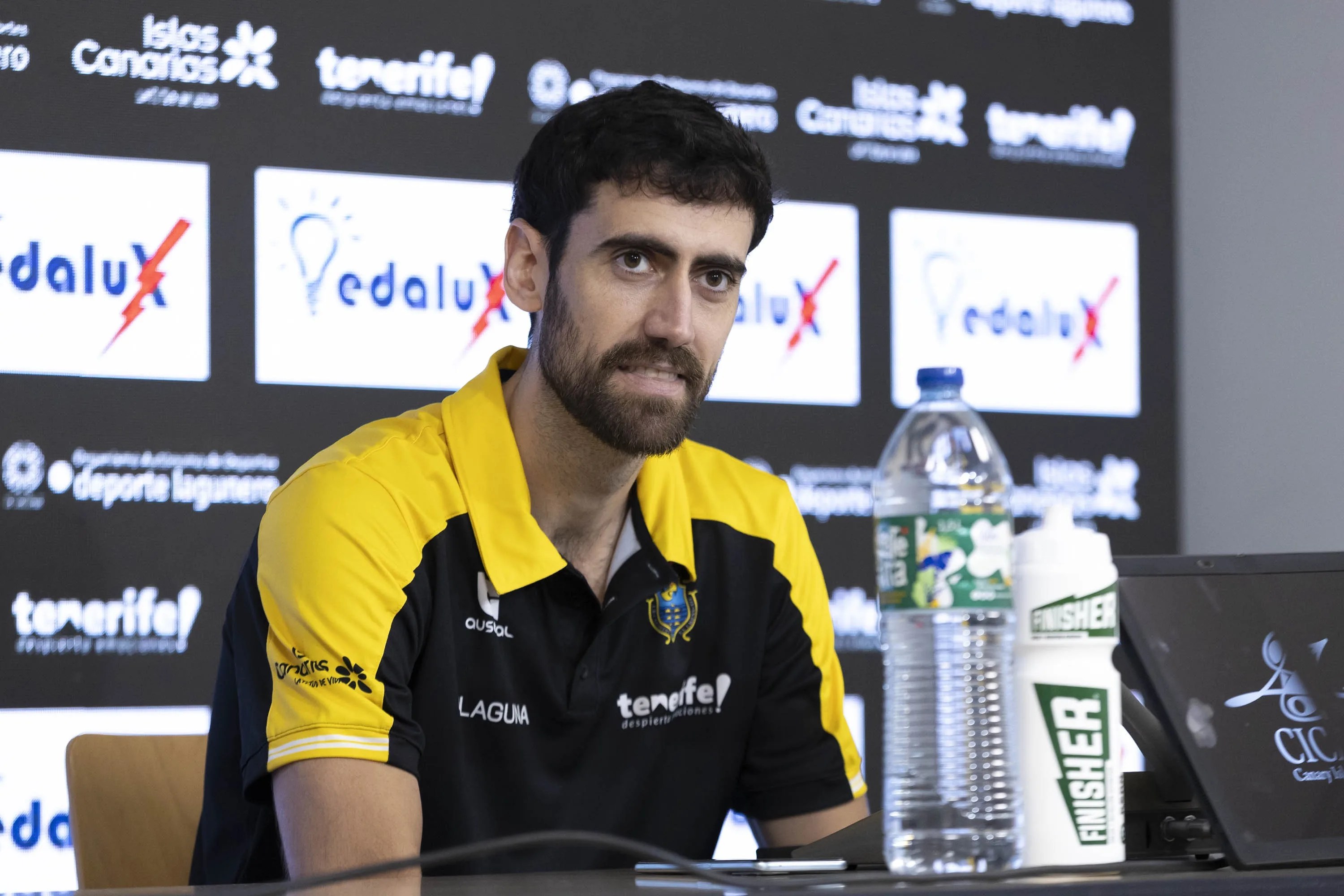 Foto de archivo del escolta de La Laguna Tenerife Joan Sastre. EFE/ Miguel Barreto