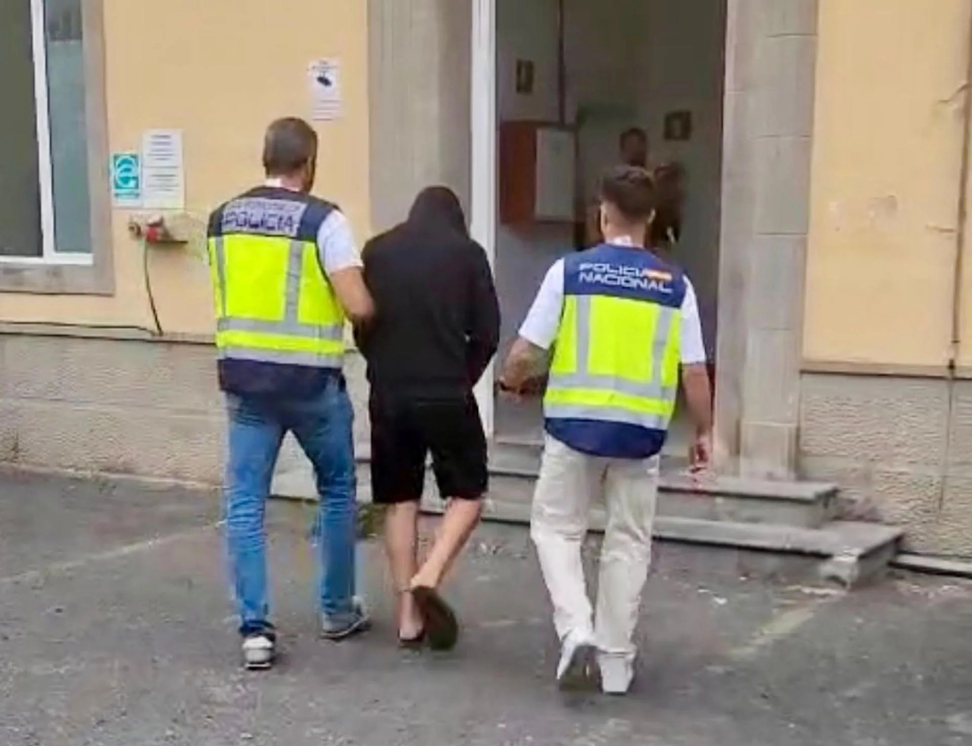 Foto de uno de los detenidos facilitada por la Policía. EFE