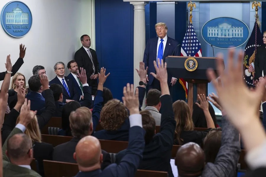 prensa autoritarismo