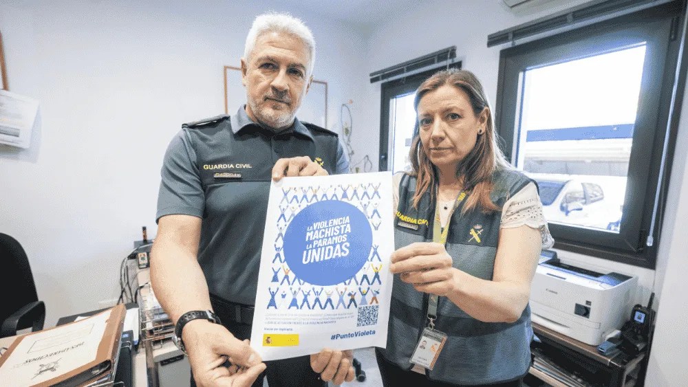 El teniente Lucas Barrientos, responsable de las labores de formación en violencia de género de la comandancia de la Guardia Civil de Granada.