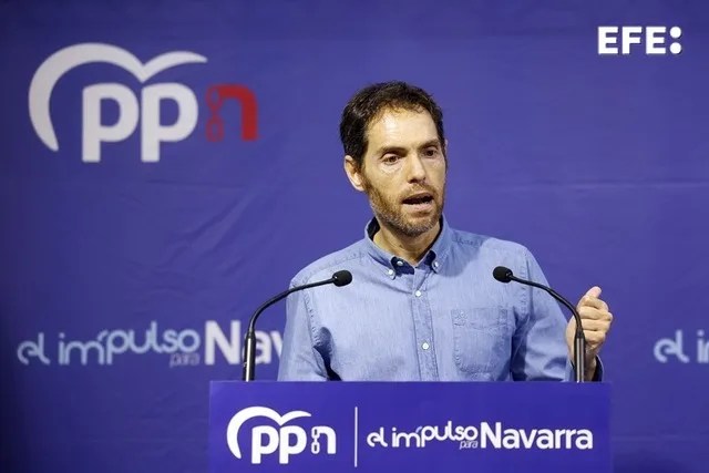 Imagen del diputado navarro del PP Sergio Sayas en rueda de prensa sobre el caso Koldo