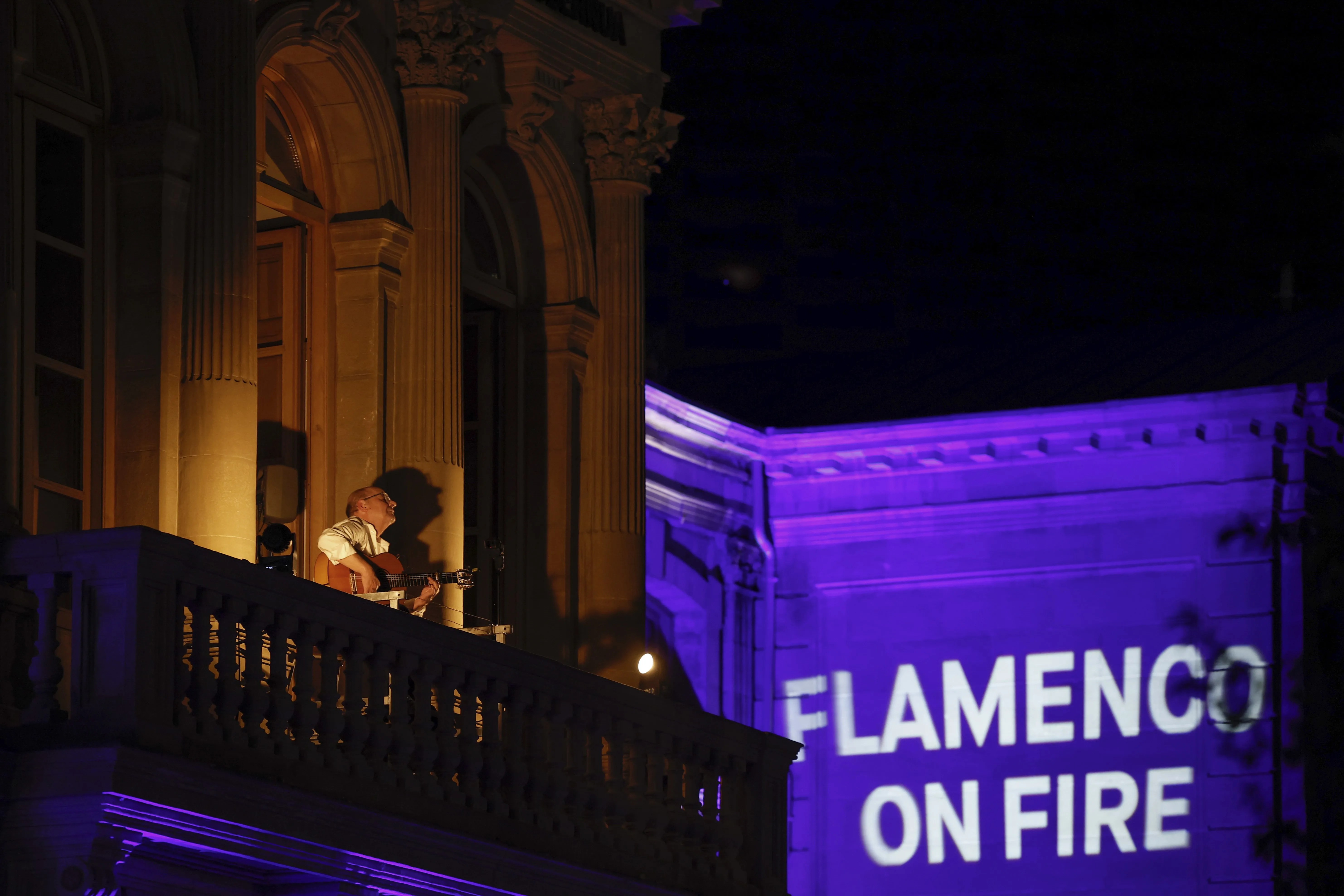 Imagen del guitarrista Miguel Vargas en su actuación en el Festival Flamenco on Fire de Pamplona