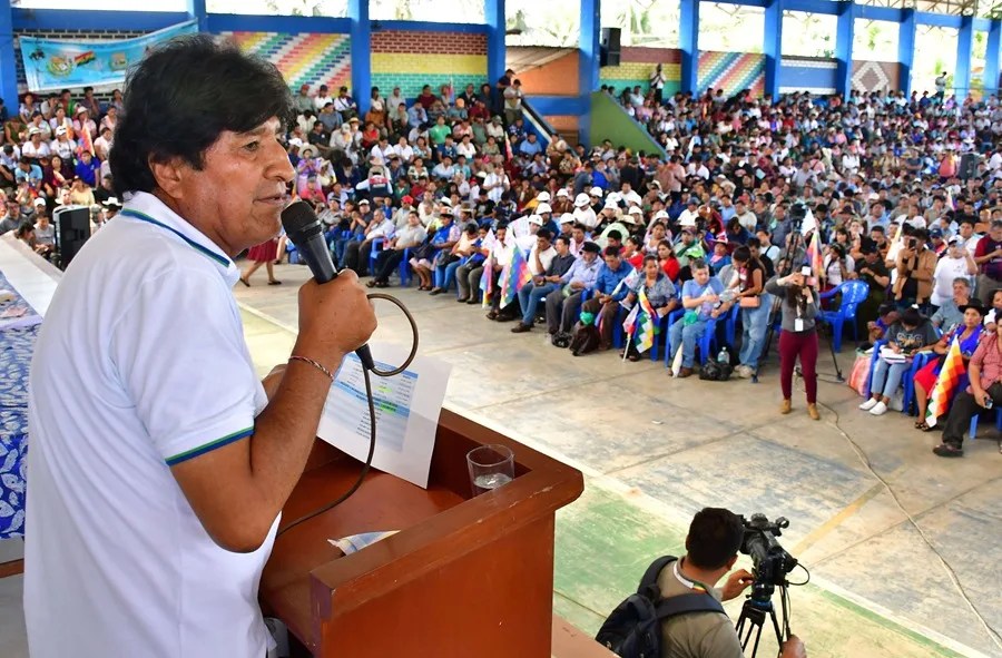 Fotografía de archivo del expresidente de Bolivia Evo Morales durante un encuentro con seguidores en Lauca Eñe, Departamento de Cochabamba (Bolivia). EFE/Jorge Ábrego