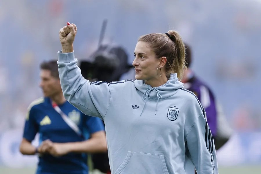 La futbolista Alexia Putellas expresa su desacuerdo con los dichos machistas de 'Chiharito' Hernández