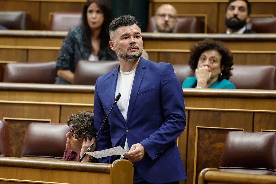 El portavoz de ERC, Gabriel Rufián interviene en el Pleno en el Congreso.