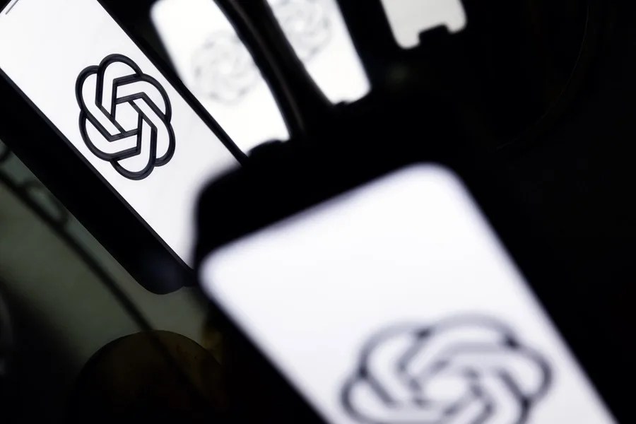 Demandan a OpenAI y a Sam Altman por el papel de ChatGPT en el suicidio de un adolescente en EE.UU.