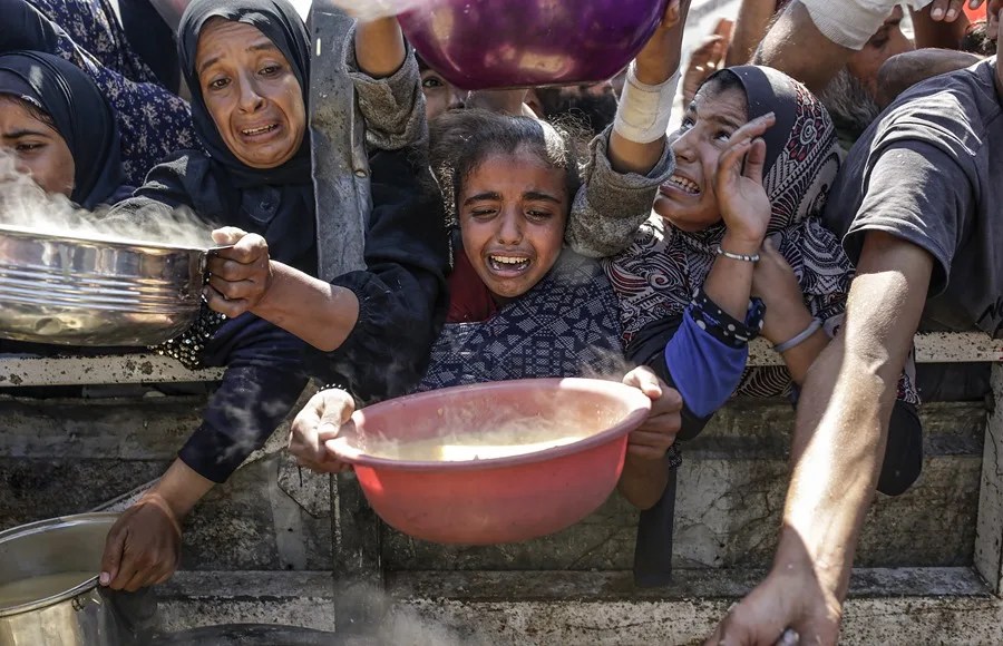 Nuevos tiroteos israelíes en puntos de reparto de comida en Gaza