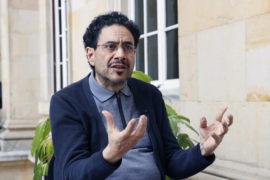 Las víctimas del juicio contra Uribe en Colombia denuncian al exmandatario y a sus hijos por injuria