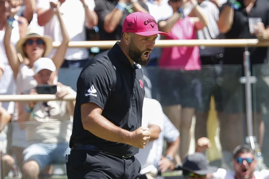 Jon Rahm completa la gesta y le arrebata a Joaquín Niemann el campeonato del LIV Golf