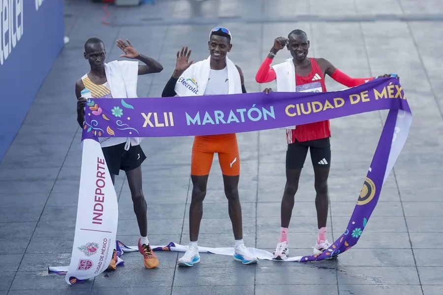 Los etíopes Tadu Abate y Bekelech Gudeta ganan el Maratón de la Ciudad de México