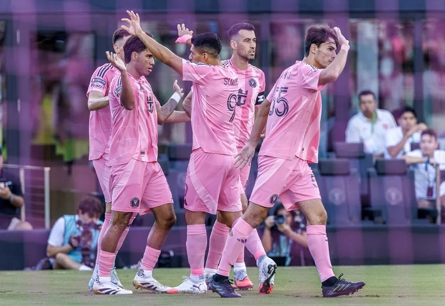 Los hinchas del Inter Miami comienzan a rendir homenajes de despedida a Sergio Busquets