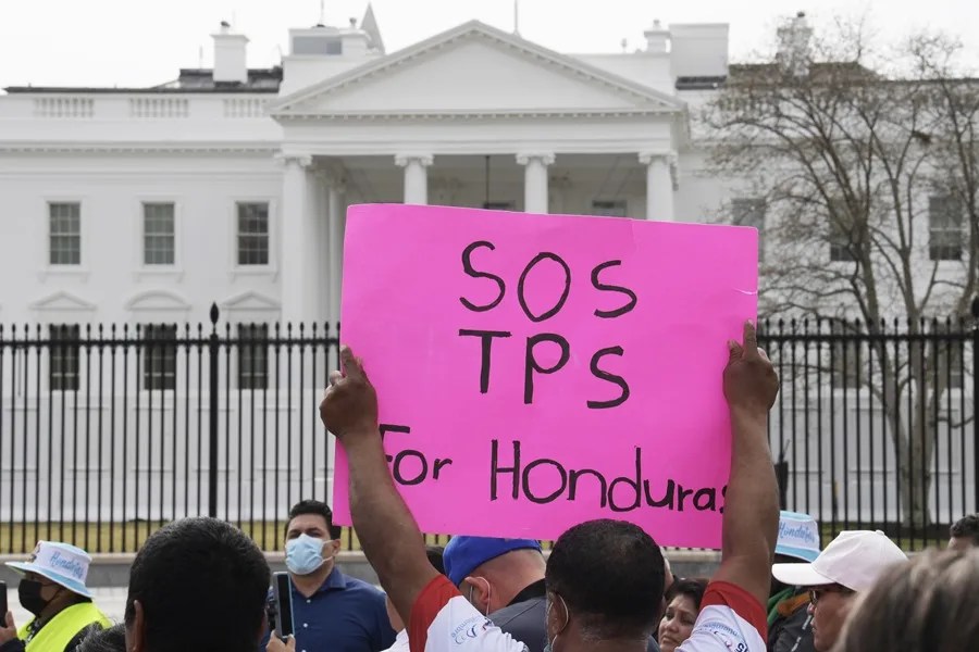 Un tribunal de apelaciones le permite a Trump poner fin al TPS de Honduras, Nicaragua y Nepal