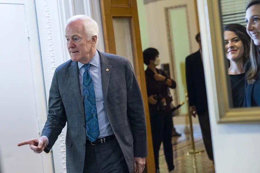 El FBI se aliará con Texas para ubicar a los legisladores demócratas que intentan boicotear el rediseño del mapa electoral