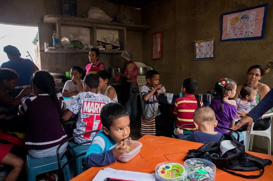 El PMA reducirá a la mitad el alcance de su programa en Venezuela por falta de financiamiento