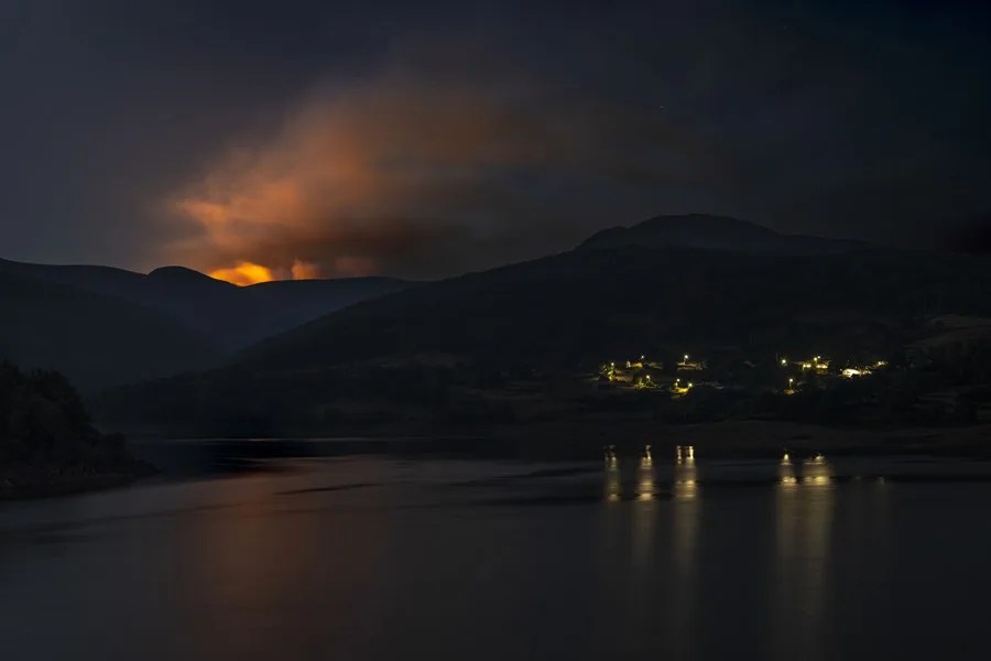 Imagen de archivo del incendio forestal en Chandrexa de Queixa (Ourense).