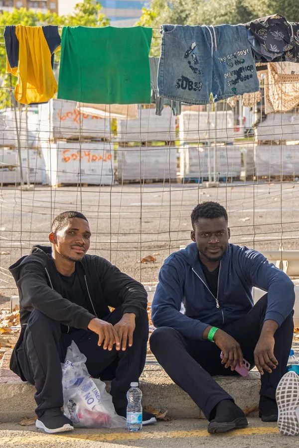 Unos migrantes, recién llegados a Baleares