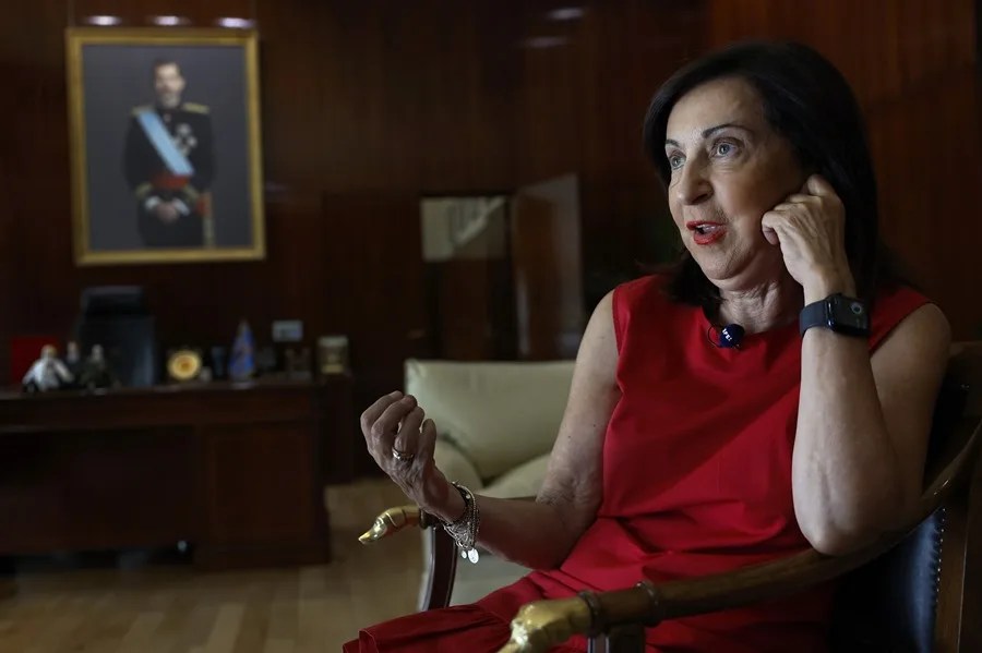 La ministra de Defensa, Margarita Robles, en una entrevista con EFE
