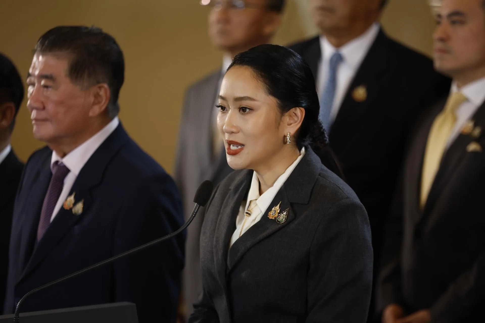 Ousted Thai prime minister Paetongtarn Shinawatra (C) attends a press conference to address her removal from office, at Government House in Bangkok, Thailand, 29 August 2025. EFE/EPA/NARONG SANGNAK