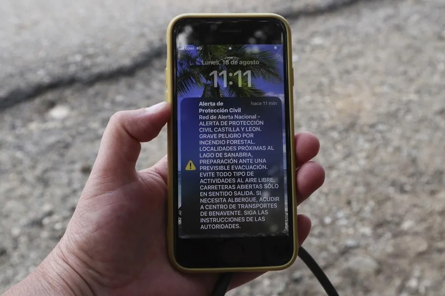 La docena de localidades del entorno del Lago de Sanabria se preparan para una posible evacuación.