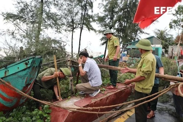 VIETNAM TIFON
