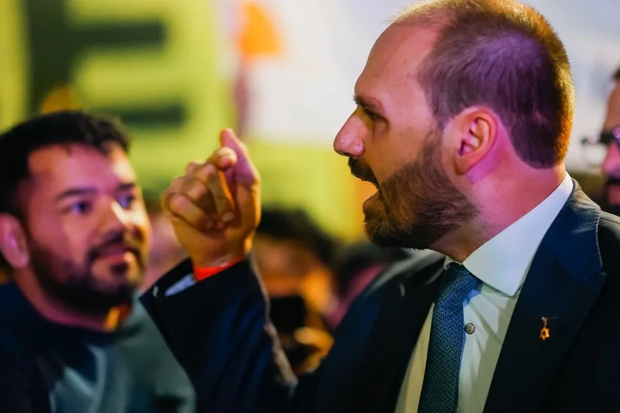 Fotografía de archivo del diputado brasileño, Eduardo Bolsonaro, hijo del exmandatario Jair Bolsonaro, en Buenos Aires (Argentina). EFE/ Juan Ignacio Roncoroni
