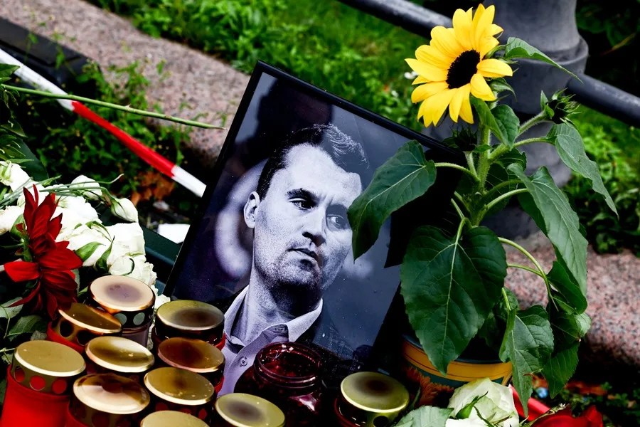 Reviven video de Charlie Kirk donde ataca a Shakira por apoyar a migrantes