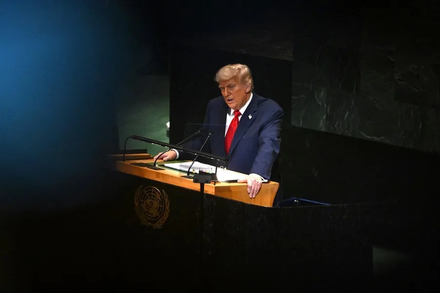 El presidente de Estados Unidos, Donald Trump, habla durante el Debate General de la 80.ª sesión de la Asamblea General de las Naciones Unidas. EFE/EPA/LUKAS COCH