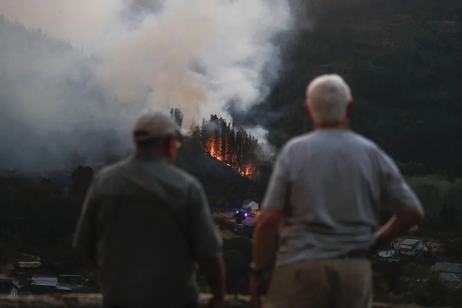 Fotografía de archivo de un incendio forestal en la Xunta de Galicia, en la provincia de Lugo. EFE/Eliseo Trigo