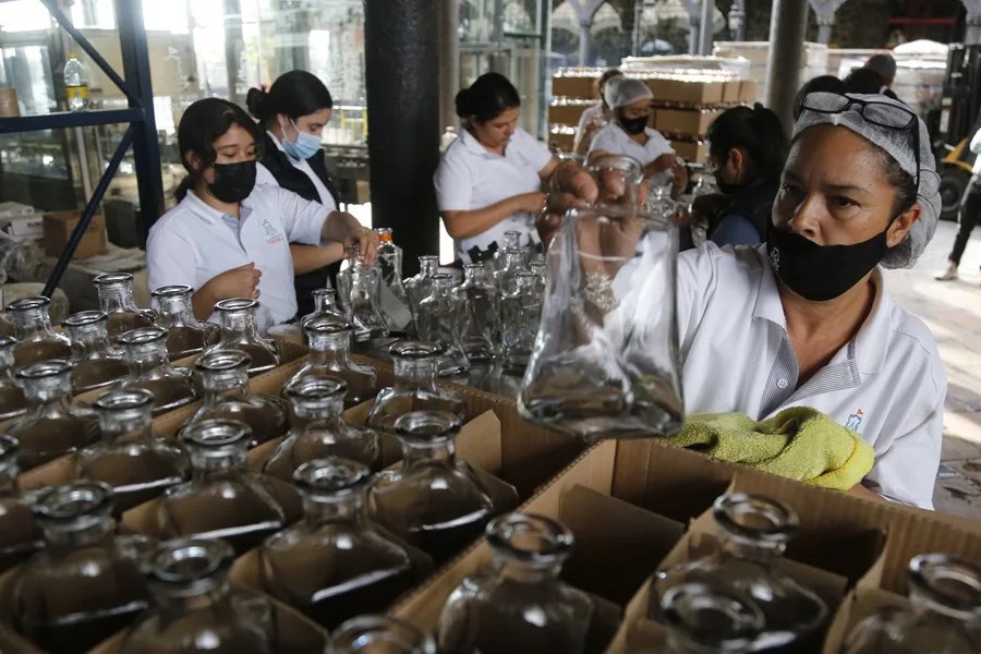 Las mujeres en México ganan entre 14 y 18 % menos que los hombres, según expertas