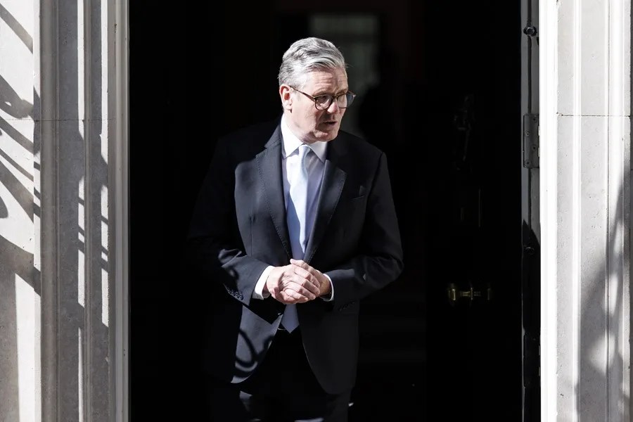 Reino Unido introduce un carné de identidad digital para frenar la inmigración ilegal