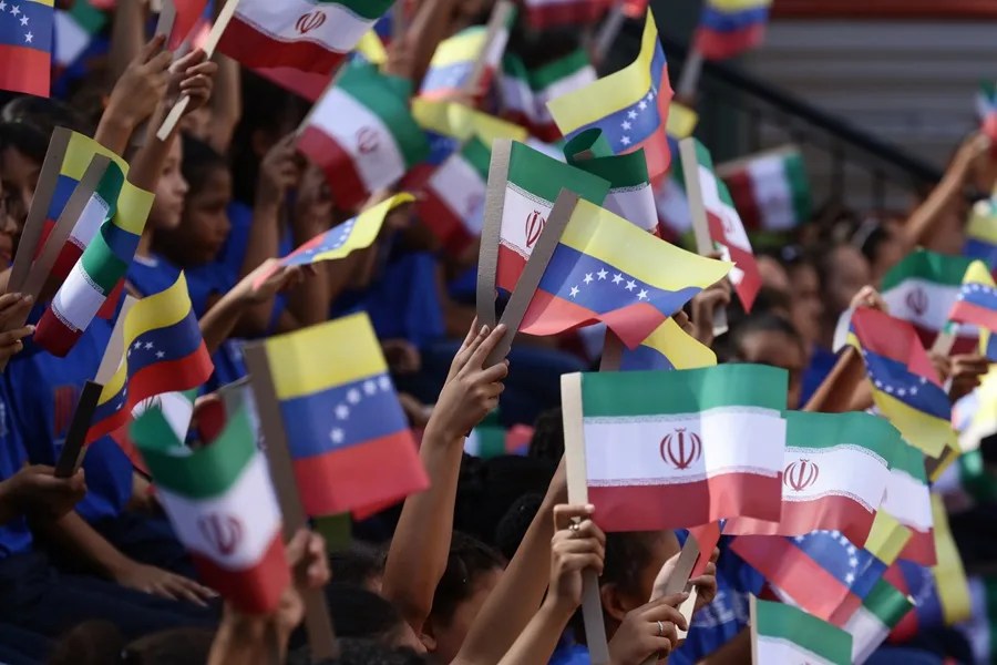 Venezuela e Irán refuerzan su alianza ante las "amenazas" de Estados Unidos