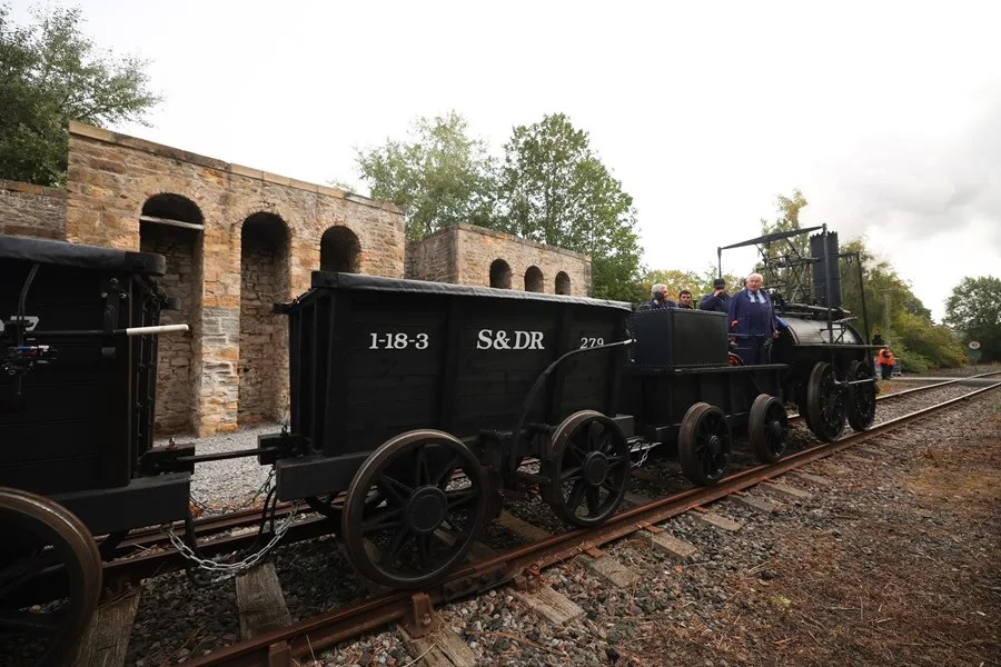 ferrocarril historia primer viaje Inglaterra