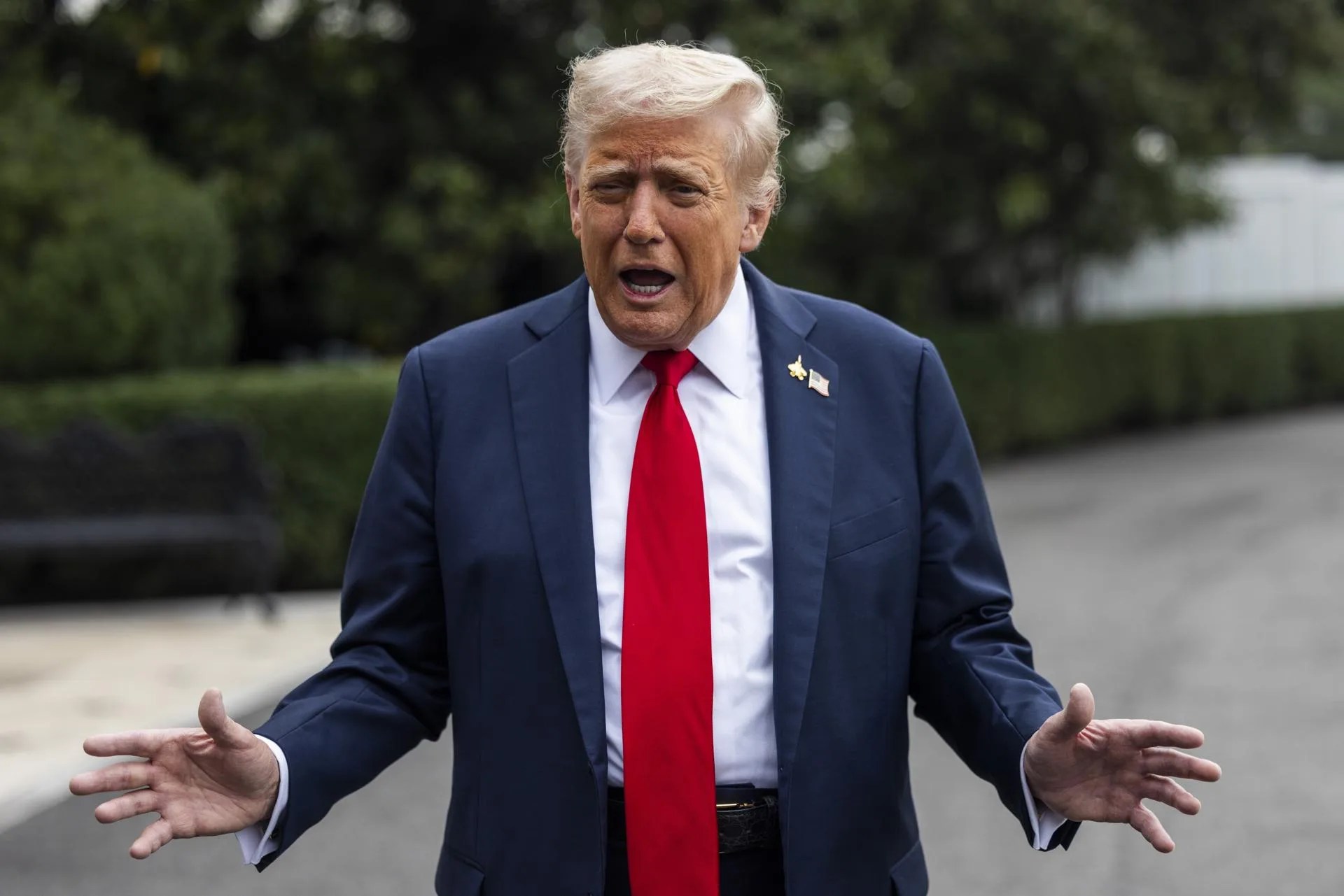 Trump revela despliegue de submarinos nucleares frente a Rusia porque «nos amenazaron»