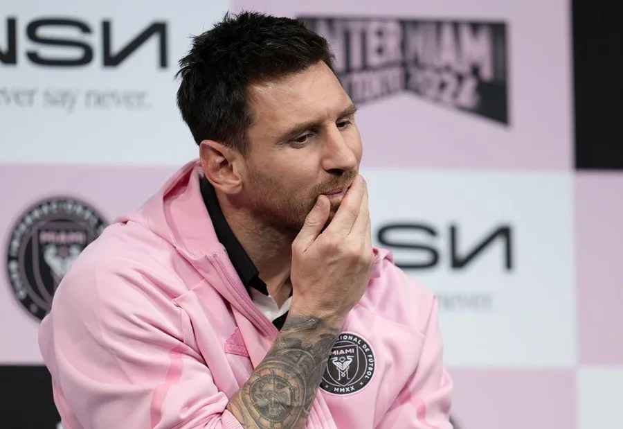 Lionel Messi lamenta la muerte de Miguel Ángel Russo