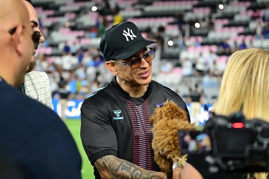 El cantante puertorriqueño Daddy Yankee en el Chase Stadium, en Fort Lauderdale (Estados Unidos). EFE/ Giorgio Viera