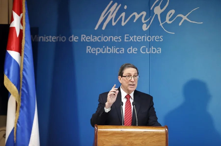 Fotografía de archivo del canciller de Cuba, Bruno Rodríguez, ofreciendo una declaración a los medios de comunicación en La Habana (Cuba). EFE/ Ernesto Mastrascusa