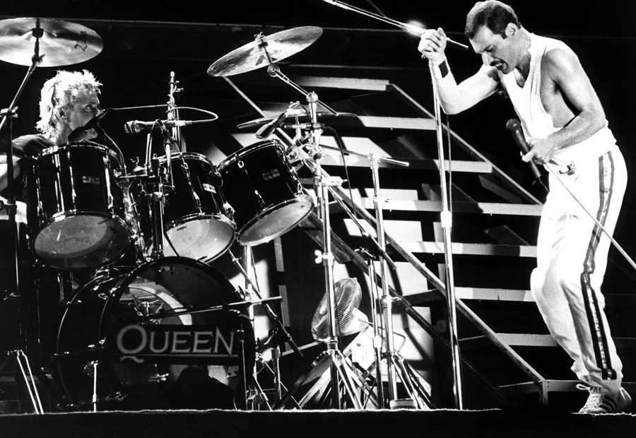 El cantante Freddie Mercury, líder del grupo británico "Queen".