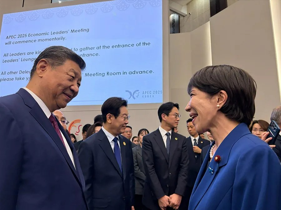 Xi se reúne con la primera ministra de Japón en Corea del Sur