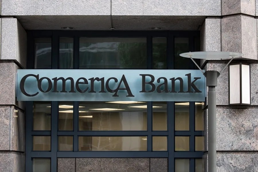 Fifth Third compra Comerica por 10.900 millones de dólares para crear el noveno banco más grande de EE.UU.