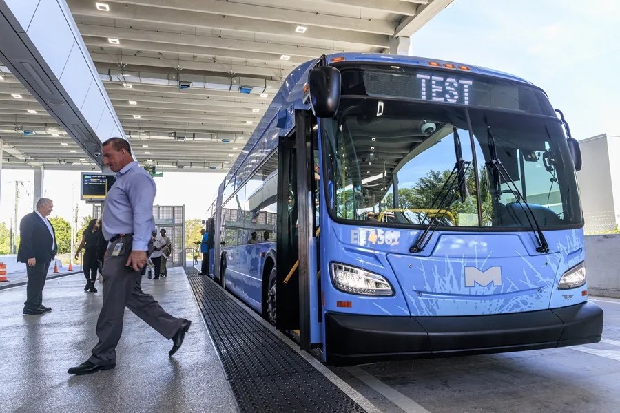 Miami presenta el mayor transporte público eléctrico BRT de EE.UU. con una inversión de 300 millones de dólares